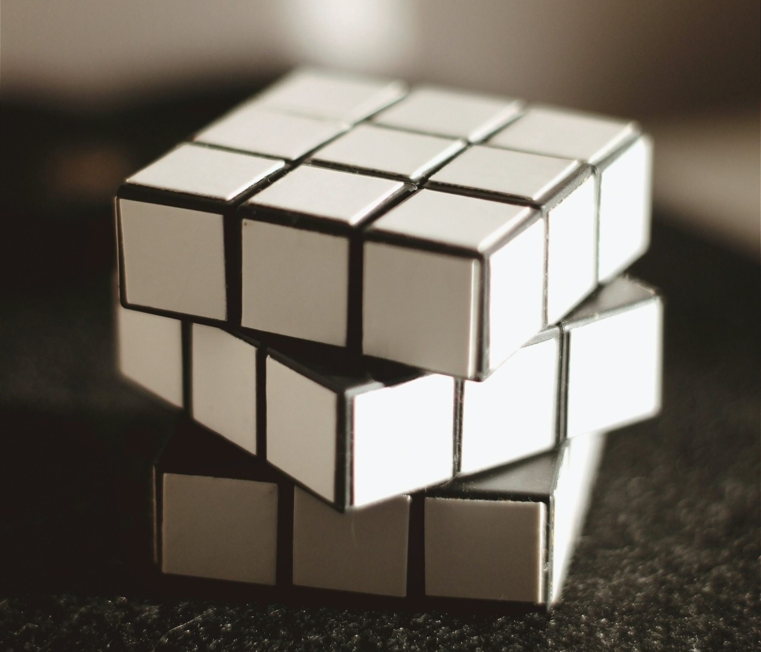 Rubicls cube met alleen witte vlakken